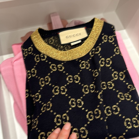 brand new took the tag off but beautiful Gucci pull over sweater short sleeve - Picture 3 of 3